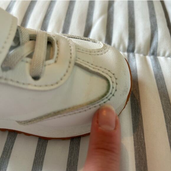 Sincerely Jules White & Pink Sneakers, Toddler Girl 7C (run small) - Picture 6 of 7